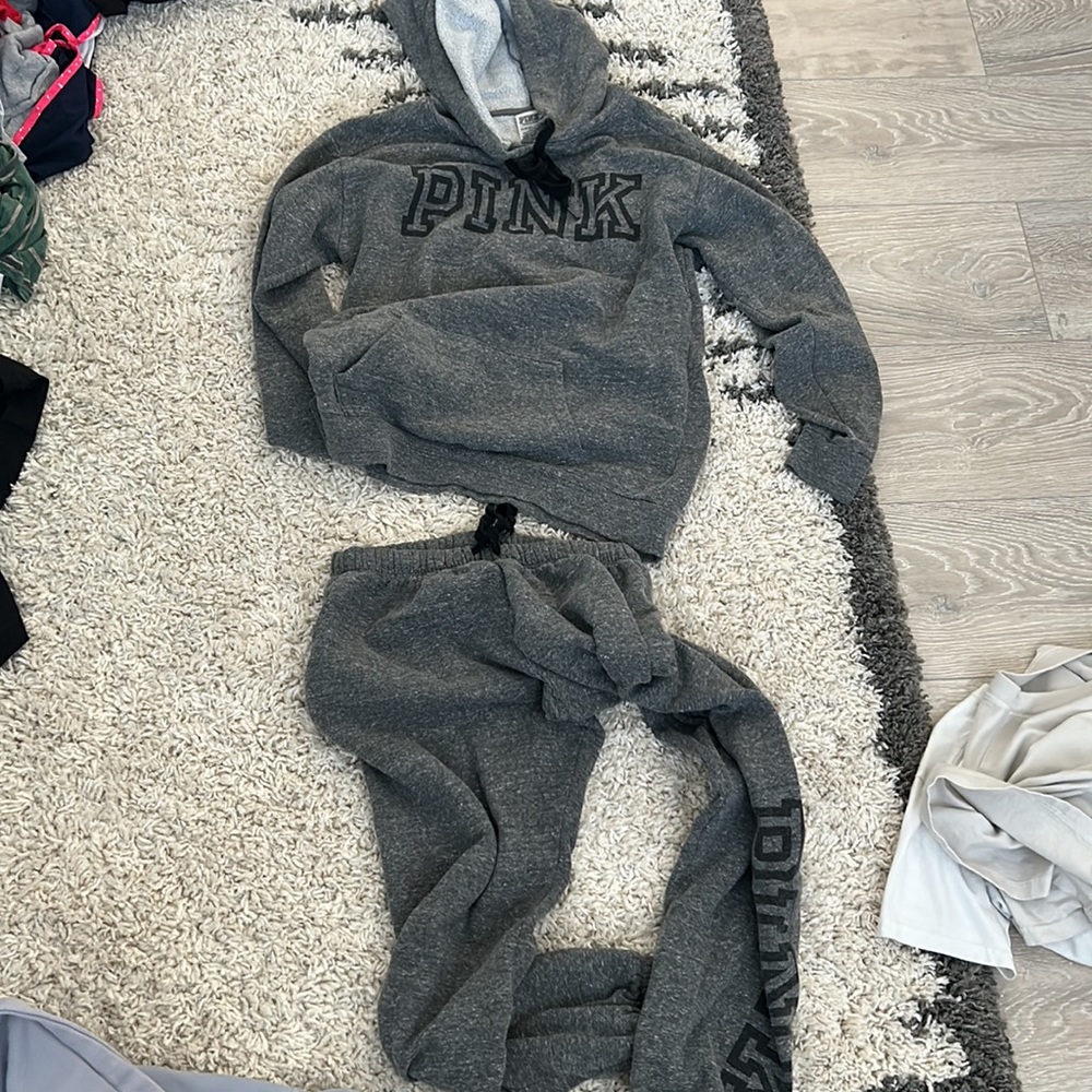 Pink Sweat outfit - Top is xs - Bottom is small